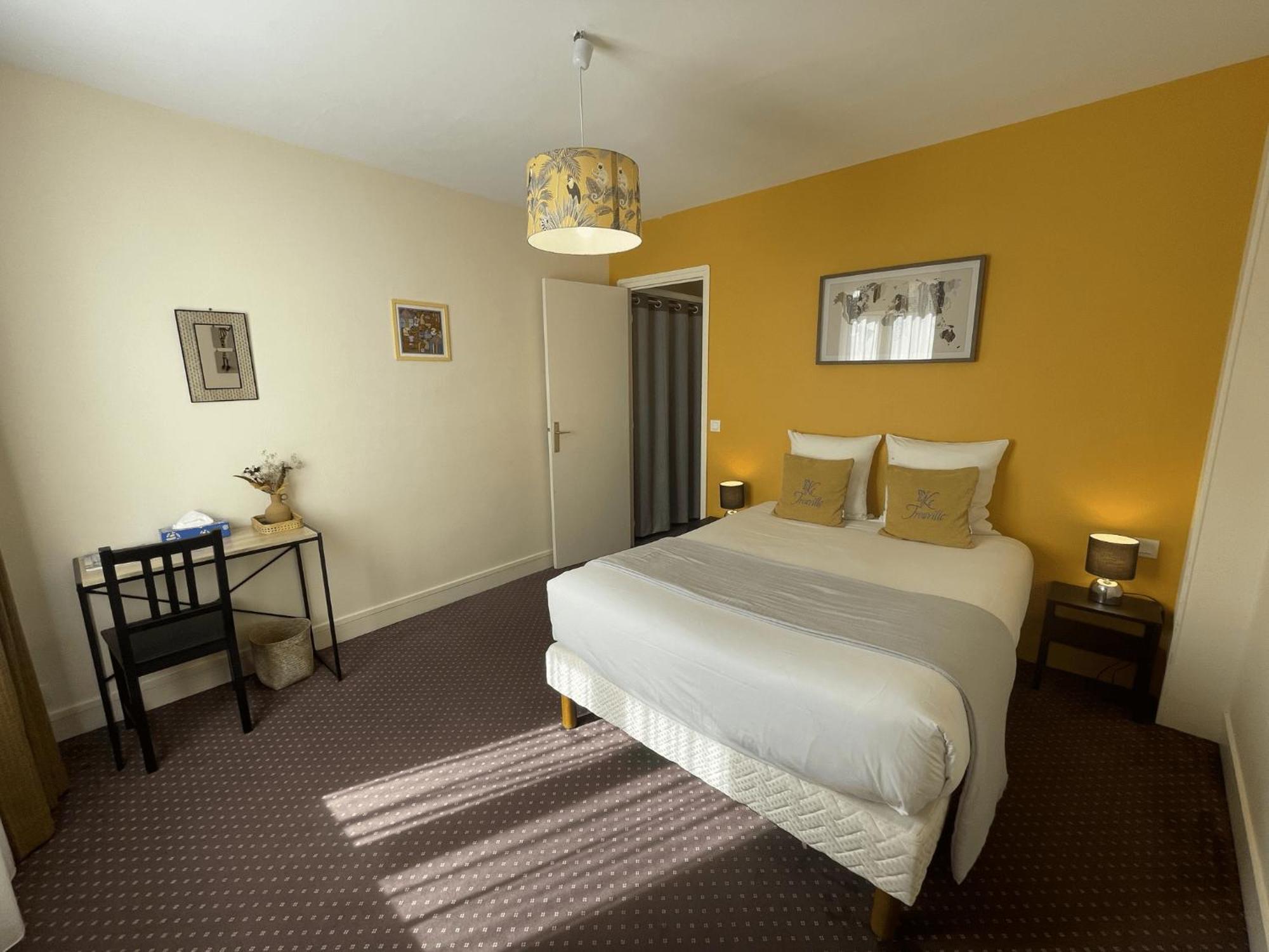 Hotel Le - De Charme 2*